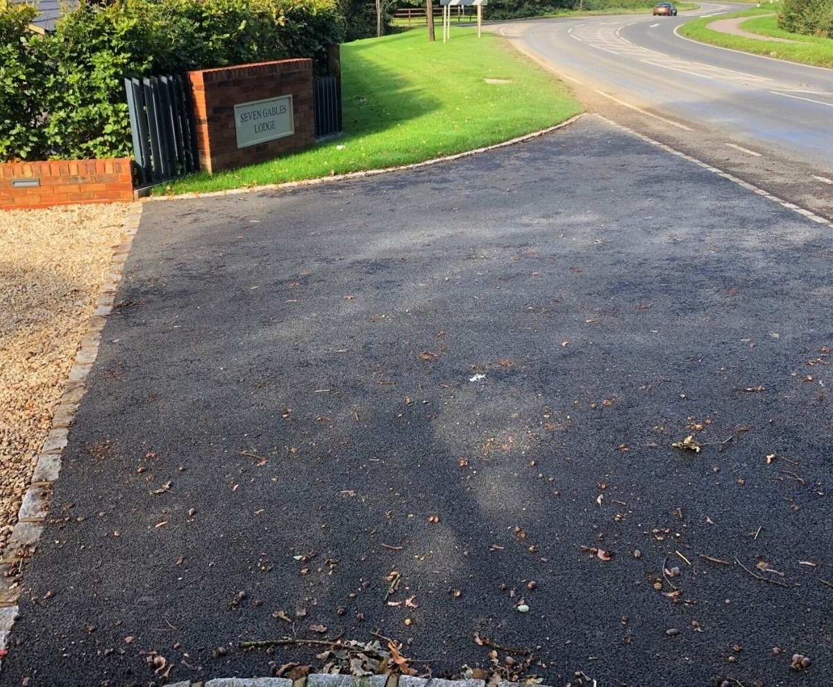 Crossover at new enterance drive